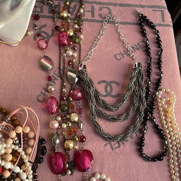 Like this listing to be notified when I go live, hope to see you there 🫶🏼❤️🥰 - Picture 6 of 10